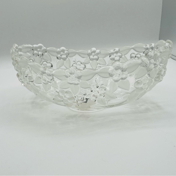 Elegant Clear Floral Glass Bowl Mikasa Germany - Picture 13 of 13